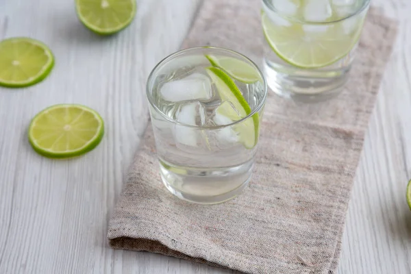 Refreshing Ice Water Lime Ready Drink — Foto de Stock