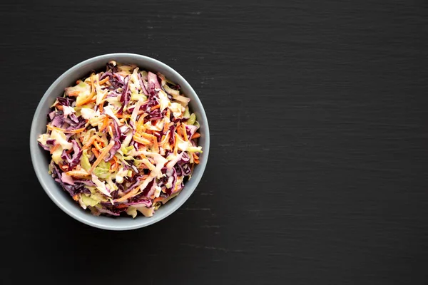 Homemade Coleslaw Cabbage Carrots Bowl Top View Flat Lay Overhead — Stockfoto