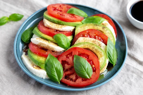 Homemade Organic Avocado Caprese Salad Plate Side View — Stok fotoğraf