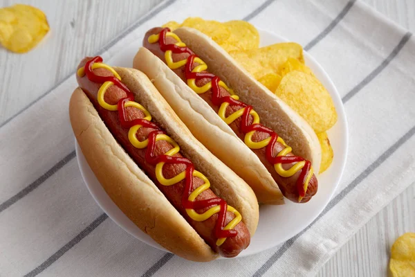 Homemade Hot Dog Ketchup Yellow Mustard Chips Plate Side View — Fotografia de Stock