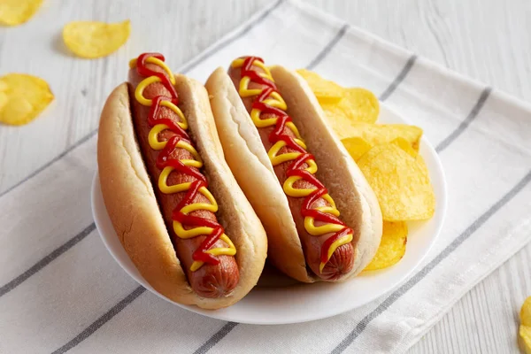 Homemade Hot Dog Ketchup Yellow Mustard Chips Plate Low Angle — Foto Stock