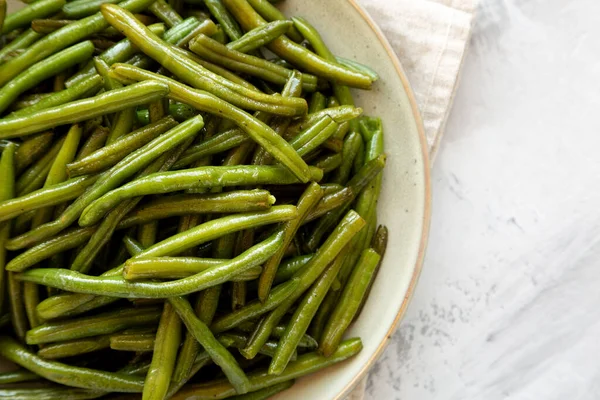 Homemade Sauteed Green Beans Plate Top View Flat Lay Overhead — Stock Photo, Image