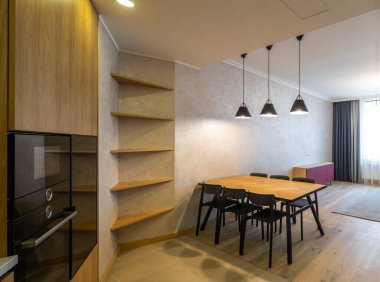 Dairenin modern aydınlık ahşap mutfağı..