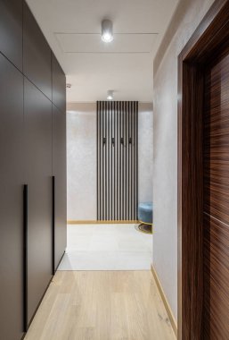 Lüks dairenin modern ışıklandırması. Koridor.