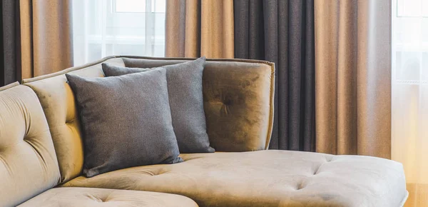 Rahat Gri Kanepede Yastıkların Yakın Çekimi Modern Oturma Odası — Stok fotoğraf
