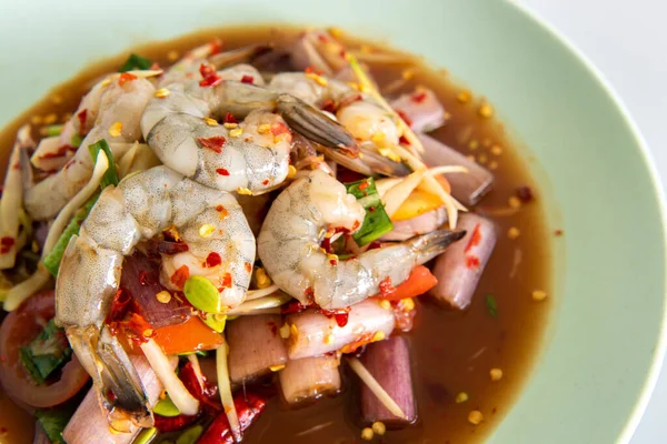 Baharatlı deniz ürünleri papaya salatası Tayland geleneksel