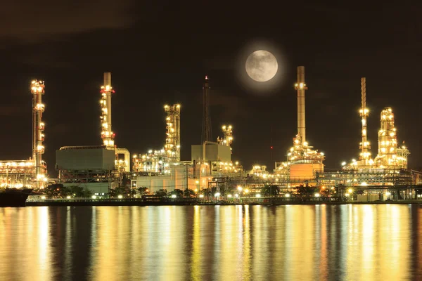 Oil refinery factory — Stock Photo, Image