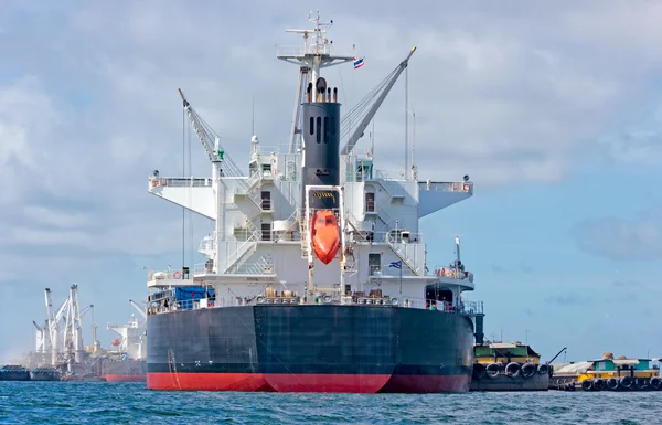 Navire Cargo avec grue Images De Stock Libres De Droits