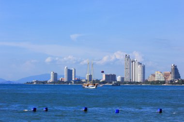 binalar ve gökdelenler pattaya Beach deniz manzarası.
