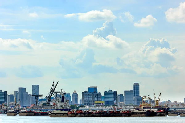 Die Stadt Bangkok und der Wasserpark, Thailand. — Stockfoto