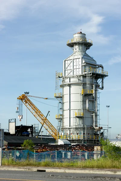 Gaz işleme fabrikasına bakın. doğalgaz ve petrol endüstrisi