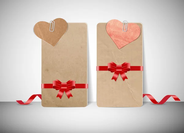 Två papp craft papper alla hjärtans dag gratulationskort — Stock vektor