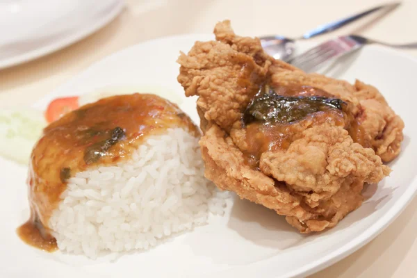 Kurczak smażony ryż — Zdjęcie stockowe