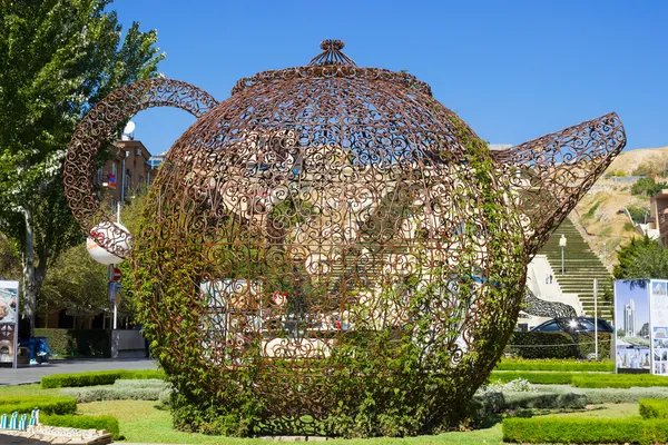 Tasarım demir demlik