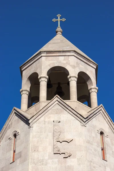 Klockstapeln i Heliga trefaldighetskyrkan i yerevan, Armenien — Stockfoto