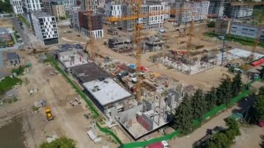 İHA hava manzaralı konut inşaatı. Modern apartman kompleksi. Güzel şehir. Ukrayna 'nın başkenti Kyiv