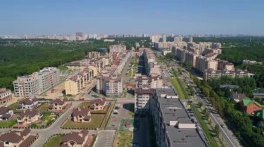 İnsansız hava aracı manzaralı modern bina yerleşim yeri Crystal Springs. Ukrayna 'nın başkenti Kyiv