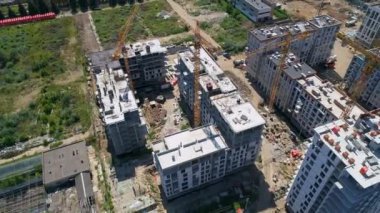 İnsansız hava aracı manzaralı modern bina. Güzel şehir. Konut inşaatı. Ukrayna 'nın başkenti Kyiv