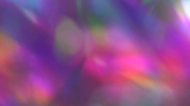 Modaya uygun Holografik Arkaplan Tasarımı. Çok renkli pembe mavi renkler ışıldıyor ve bokeh. Optik Kristal Prizma Alevleri İllüzyonları Işınlar