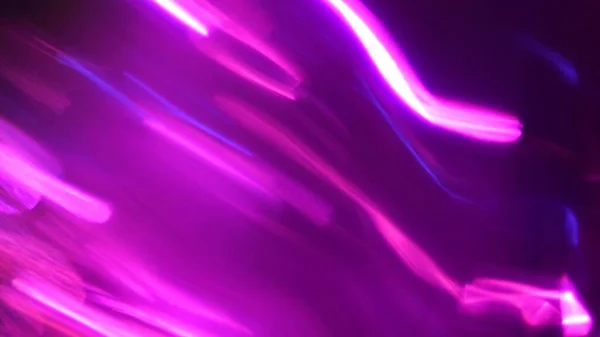 Luzes de lâmpadas de néon rosa e roxo. abstrato futurista cyberpunk fundo — Fotografia de Stock