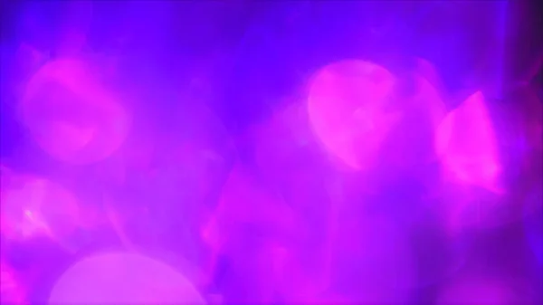 Prisma de cristal refractando luces en colores holográficos vivos. Ilusión óptica. Vidrio neón púrpura y pinta gradientes fondo — Foto de Stock