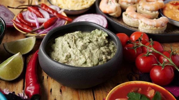 Mexican food. Guacamole is an avocado-based dip, spread, or salad — Stock Photo, Image