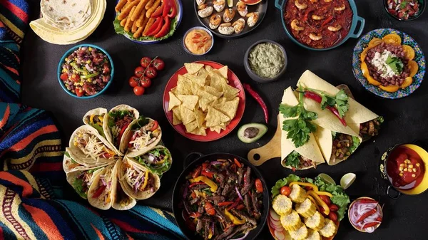 Mexican Food Burrito, Tacos, Tortilla chips, Guacamole, Pico de gallo, Beef fajita, corn, Shrimp appetizer, Hot chili pepper — Stock Photo, Image