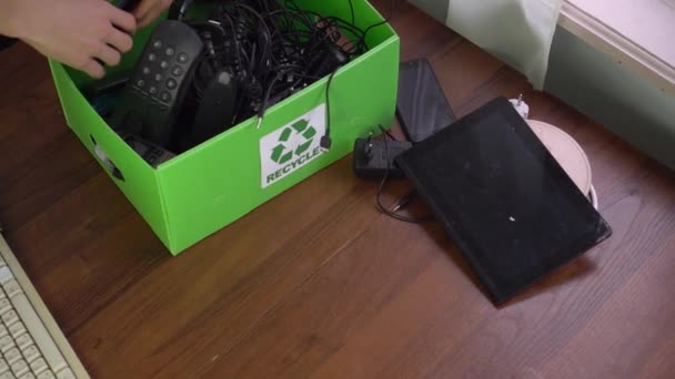 电子和家用电器回收利用 计算机和移动电话回收利用 — 图库视频影像