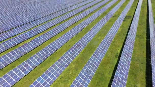 Солнечная Энергия Фотоэлектрическая Электростанция Фотоэлектрическая Электростанция Солнечный Парк Солнечная Ферма — стоковое видео