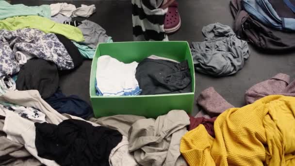 Moda Endüstrisi Tekstil Atığı Sorunu — Stok video