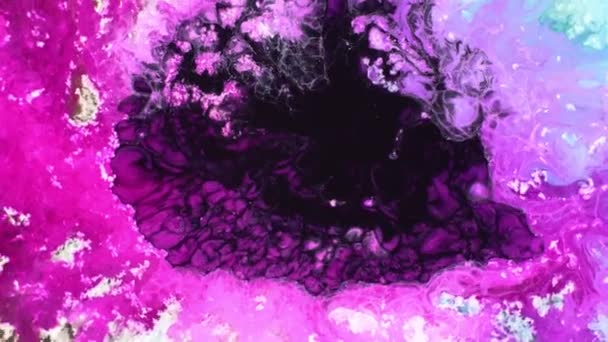 Ματζέντα Ροζ Και Άσπρο Χρώμα Μελάνι Μακροεντολή Ανάμιξη Έκρηξη Χημική — Αρχείο Βίντεο