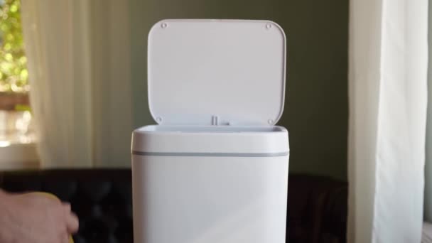 Expanded Polystyrene Packaging Food Waste Contactless Smart Touch Trash Can — Vídeos de Stock