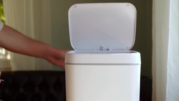 Man Throws Obsolete Smartphone Regular Trash Bin Contactless Smart Touch — Vídeo de Stock