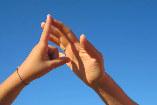 Zählen mit den Fingern — Stockfoto