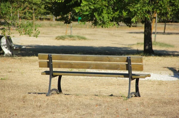 Outdoor bench — Stock Photo, Image