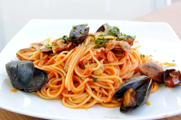 Spaghetti mit Meeresfrüchten lizenzfreie Stockfotos