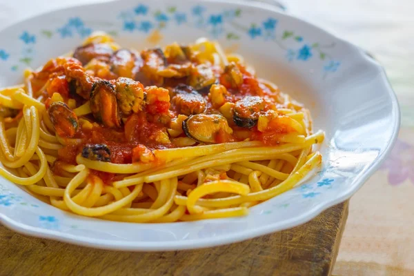 Espaguetis con mejillones — Foto de Stock