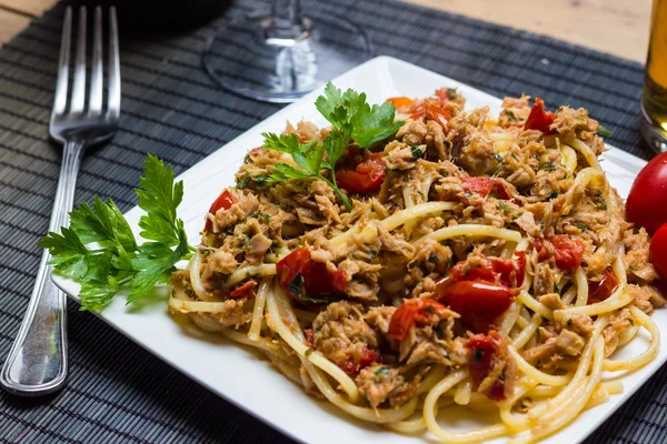 Spaghetti with tuna — Stock Photo, Image