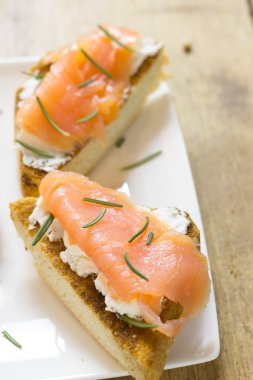 Tütsülenmiş somon