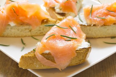 Tütsülenmiş somon