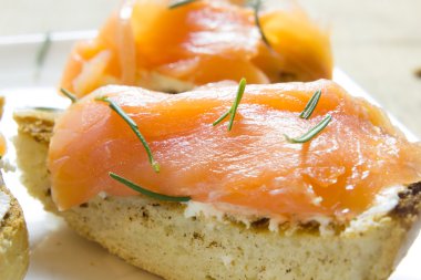 Tütsülenmiş somon