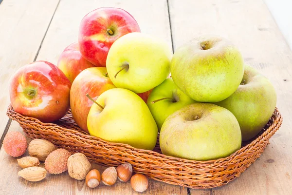 Fruit basket — Stock Photo, Image