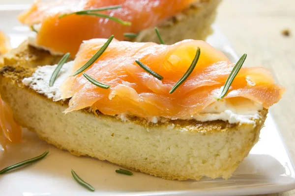 Tütsülenmiş somon