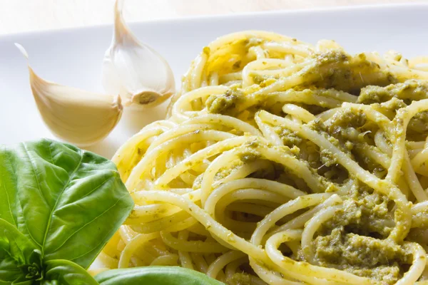 Spaghetti with pesto Genovese — Stock Photo, Image