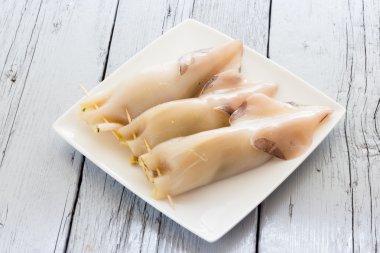 doldurulmuş mürekkep balığı