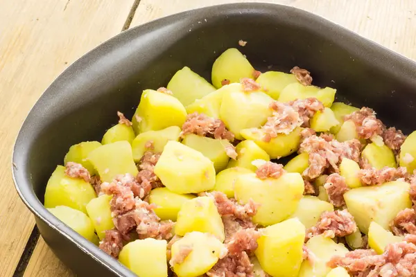 Potatoes with sausage — Stock Photo, Image