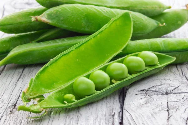 Algunos guisantes verdes — Foto de Stock