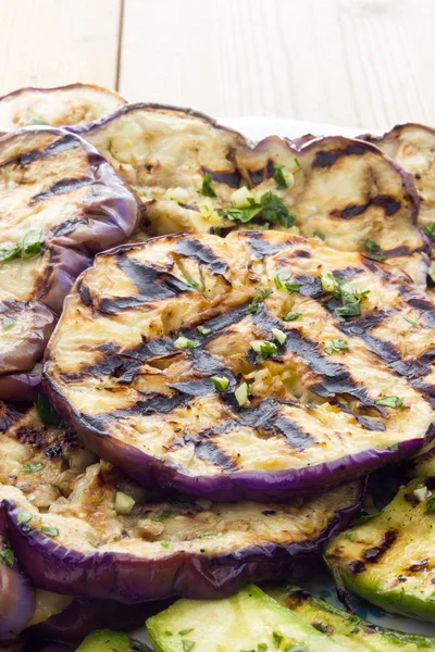 ızgara patlıcan ve kabak salatası