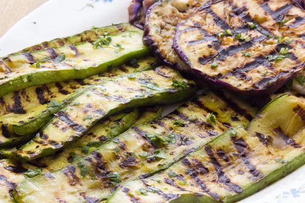 ızgara patlıcan ve kabak salatası