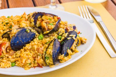 Paella.